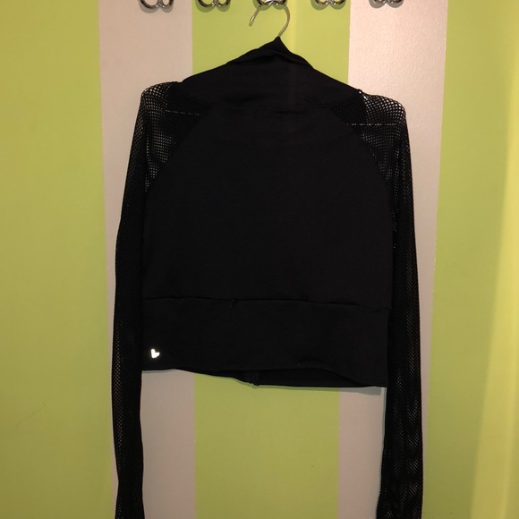 Zip up - Picture 3 of 5